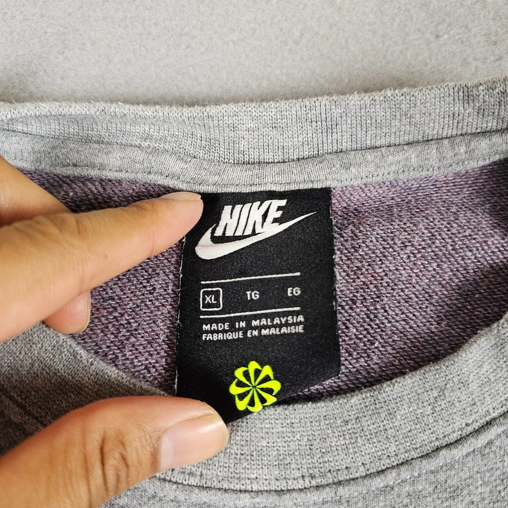 Nike Crewneck Sweatshirt Mens Extra Large Gray Fleece Pullover Big Swoosh Center